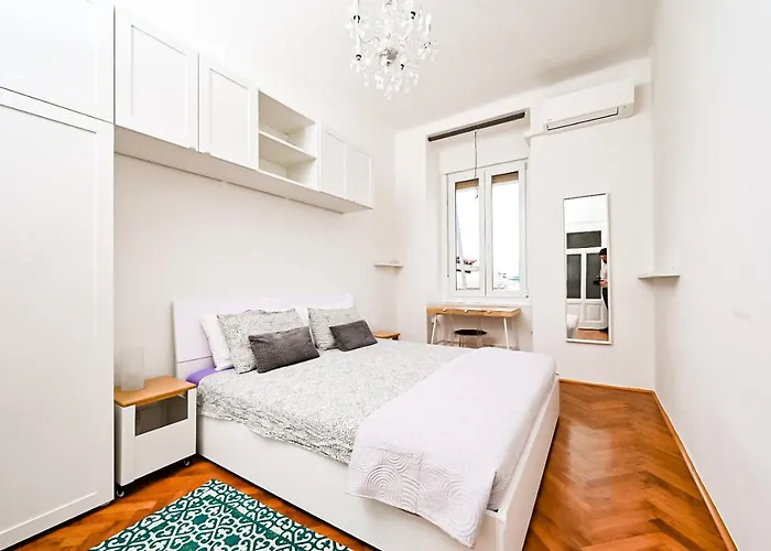 '2r' Center Holidays And Workstays شقة غييكا