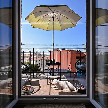 '2r' Center Holidays And Workstays Apartmán *