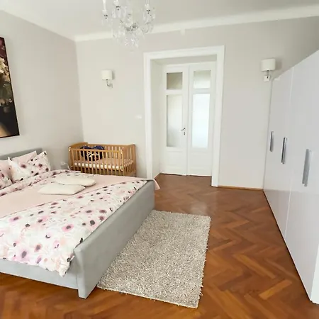 '2r' Center Holidays And Workstays Fiume