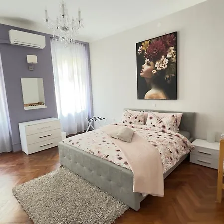 '2r' Center Holidays And Workstays Apartmán Rijeka